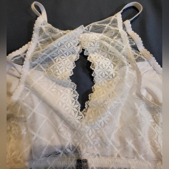 NWOT White lace bralette - Picture 3 of 5